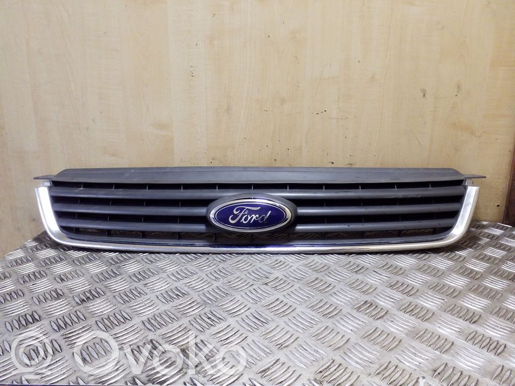 Ford Kuga I Etupuskurin ylempi jäähdytinsäleikkö 