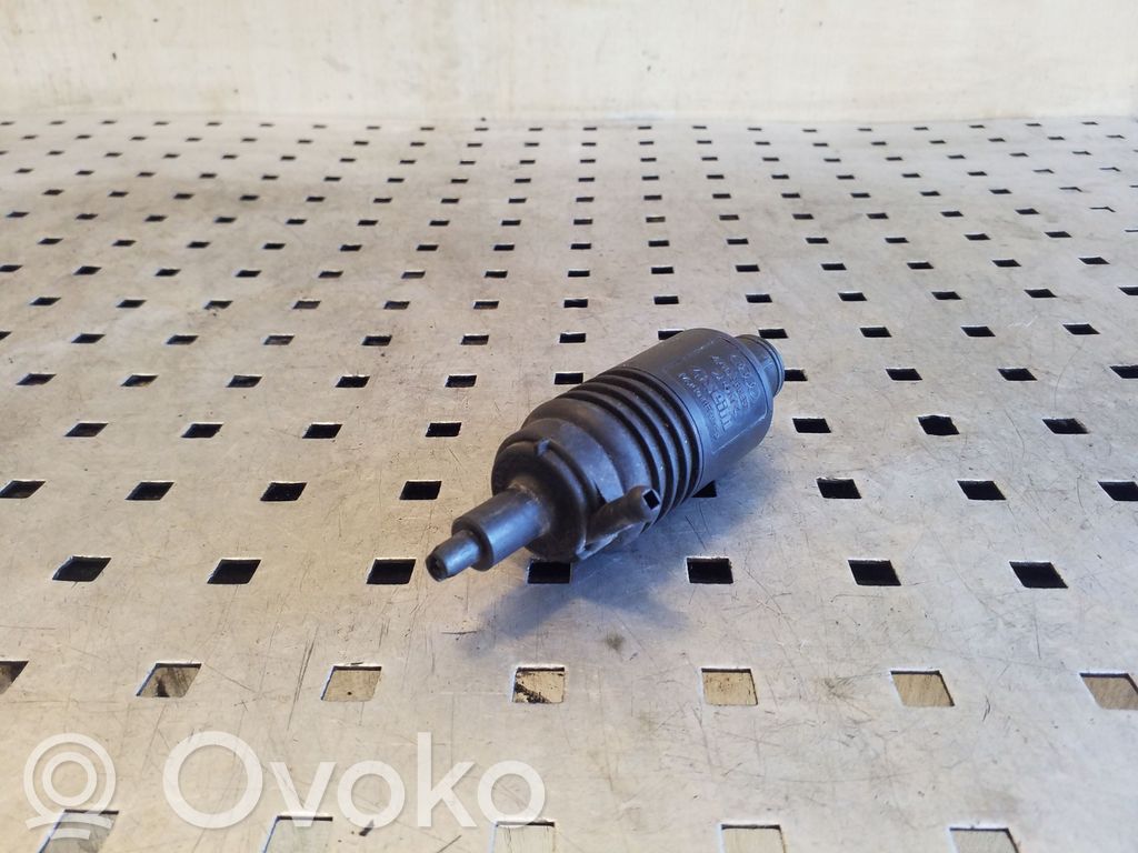 Audi A6 S6 C4 4A Pumpe Scheibenwaschanlage 