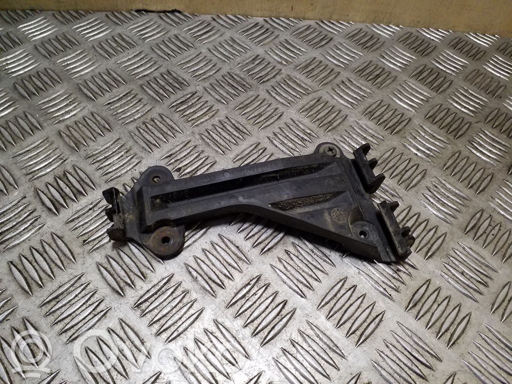 Front bumper mounting bracket   4A0807283A