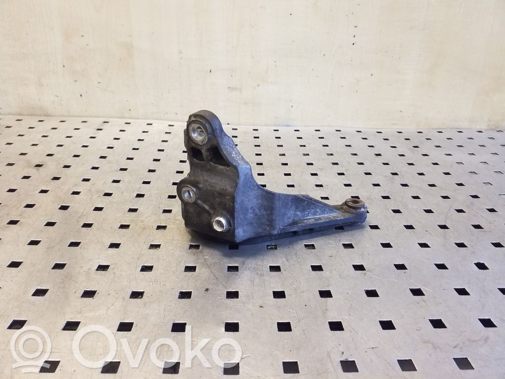 Audi Q7 4L Power steering pump mounting bracket 