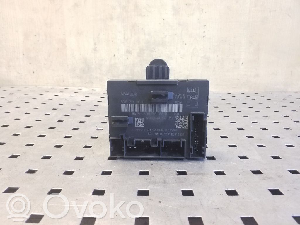 Volkswagen PASSAT B8 Door control unit/module 