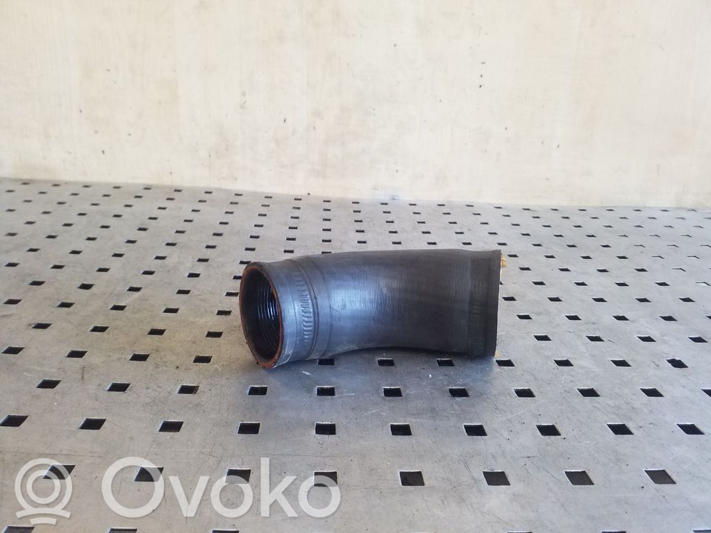 Volkswagen PASSAT B8 Furtun/conductă intercooler 