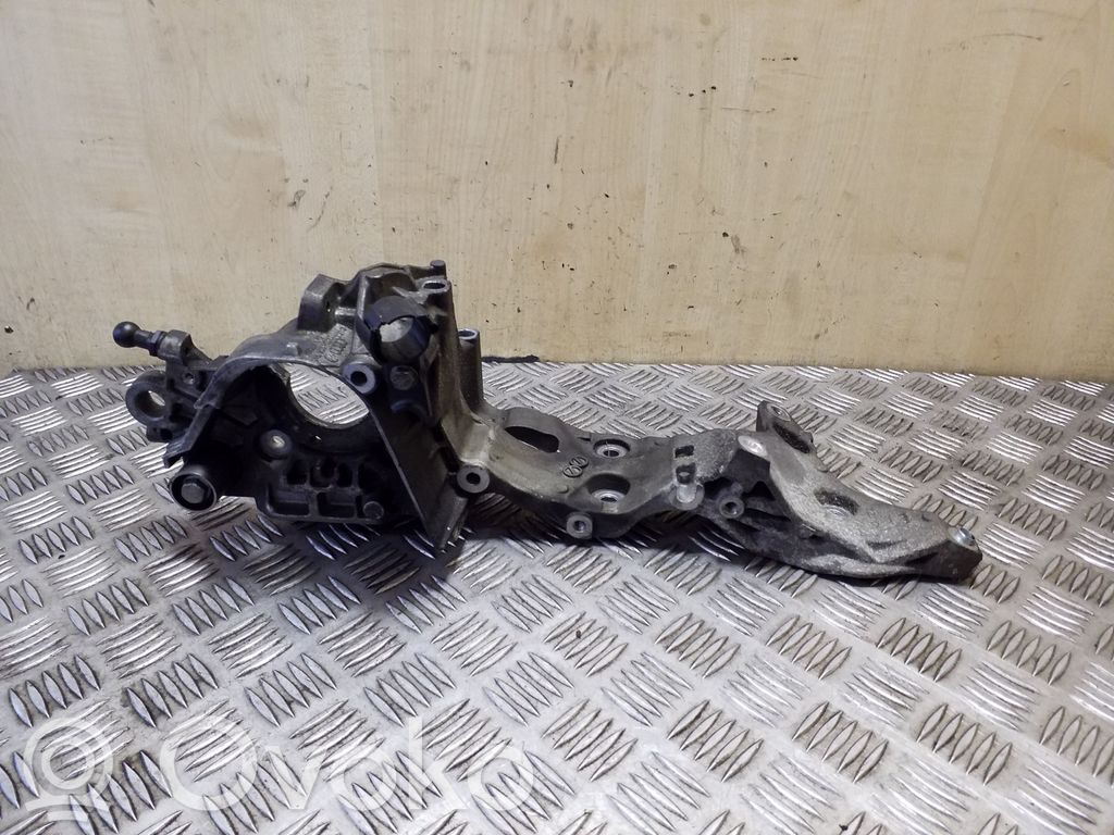 Volkswagen PASSAT B8 Suport generator/alternator 