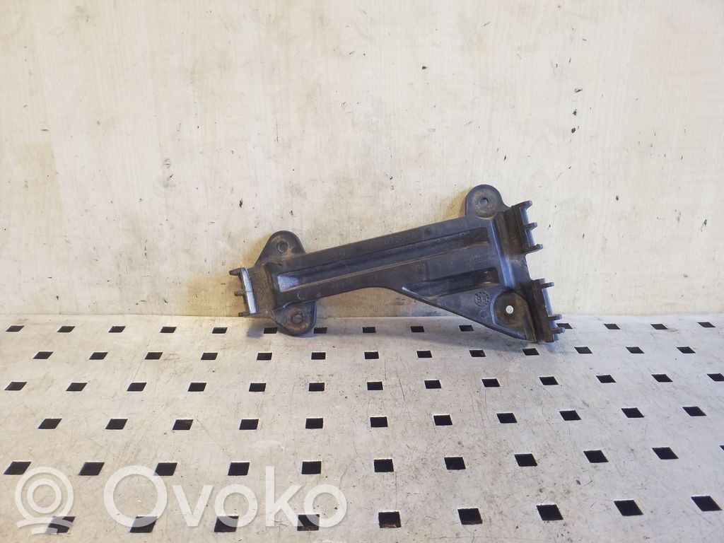 Audi A6 S6 C4 4A Front bumper mounting bracket 