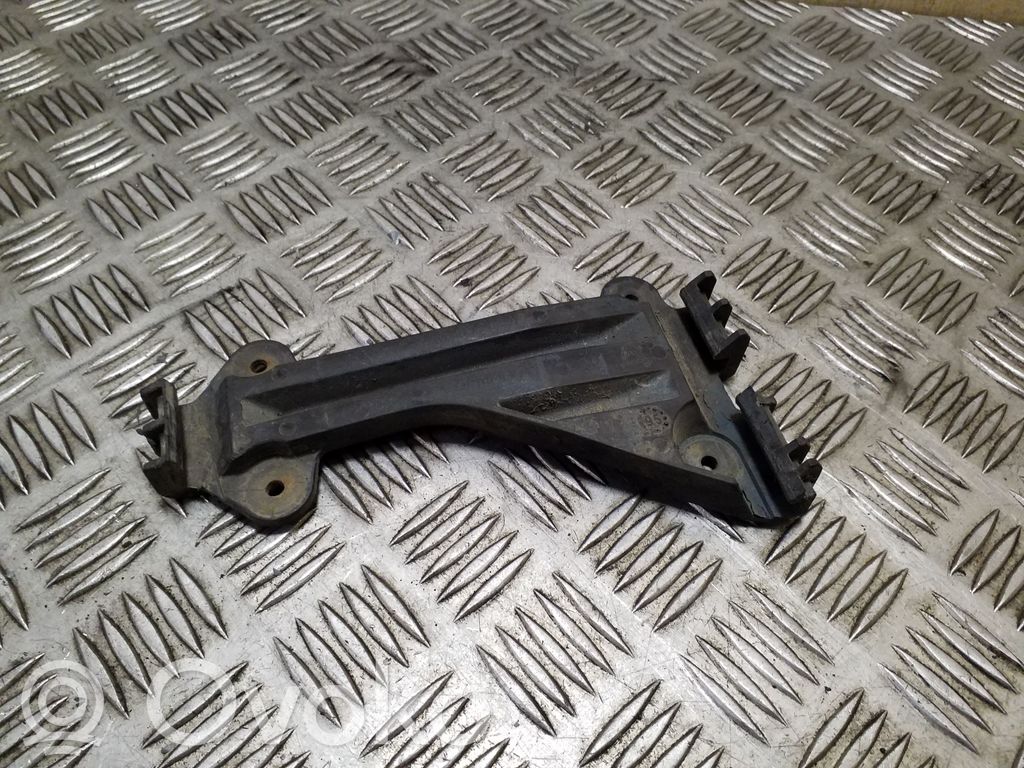 Front bumper mounting bracket   4A0807283A
