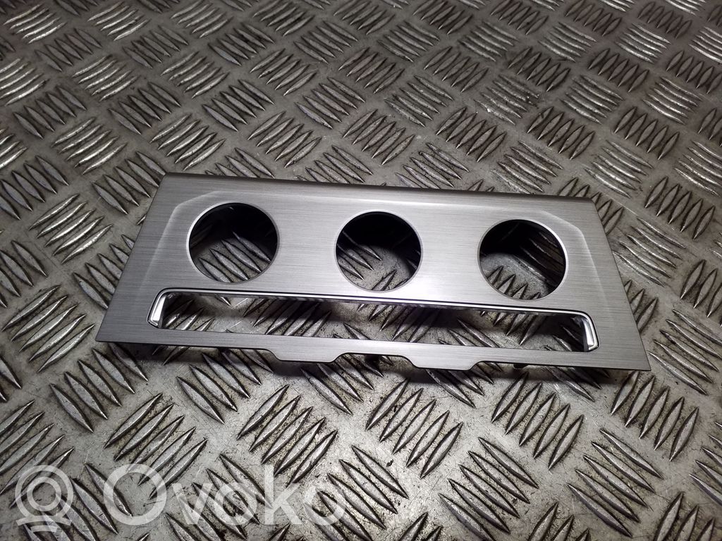 Volkswagen PASSAT B8 Console centrale, commande chauffage/clim 
