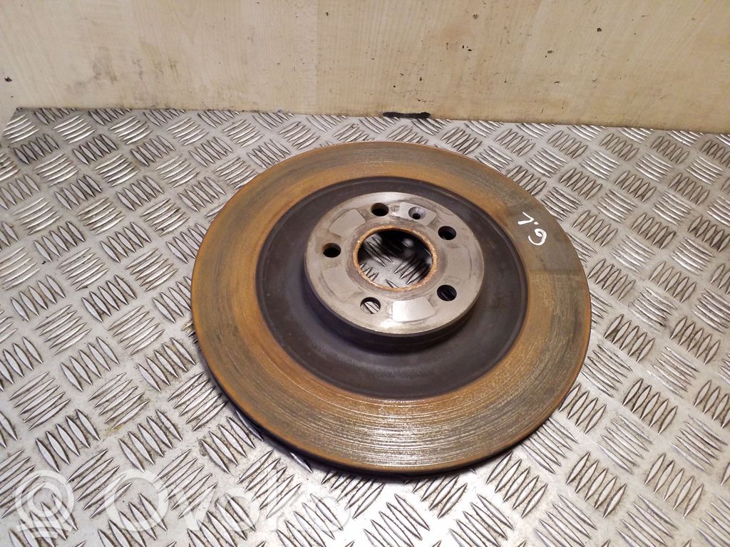 Volvo XC90 Takajarrulevy 