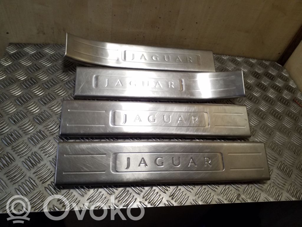 Jaguar XJL Zestaw listew progowych (wewnętrznych) 