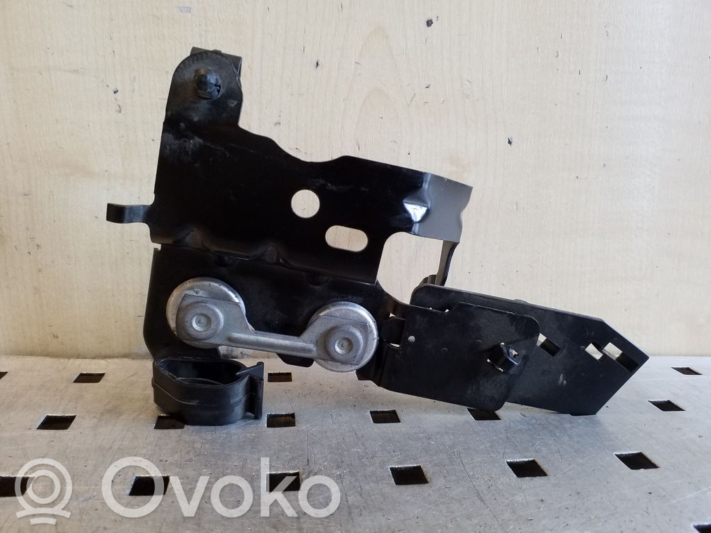 Volkswagen PASSAT B8 Altra parte del vano motore