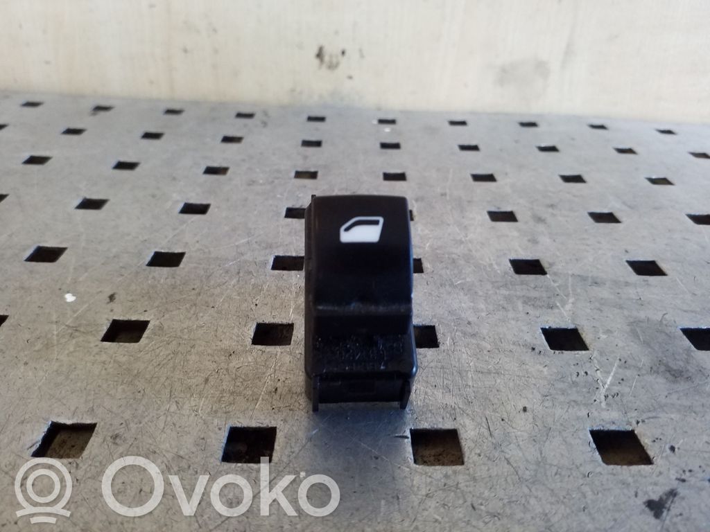 Citroen C4 Grand Picasso Electric window control switch 