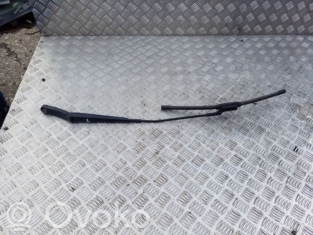Volkswagen PASSAT CC Ramię wycieraczki szyby przedniej / czołowej
