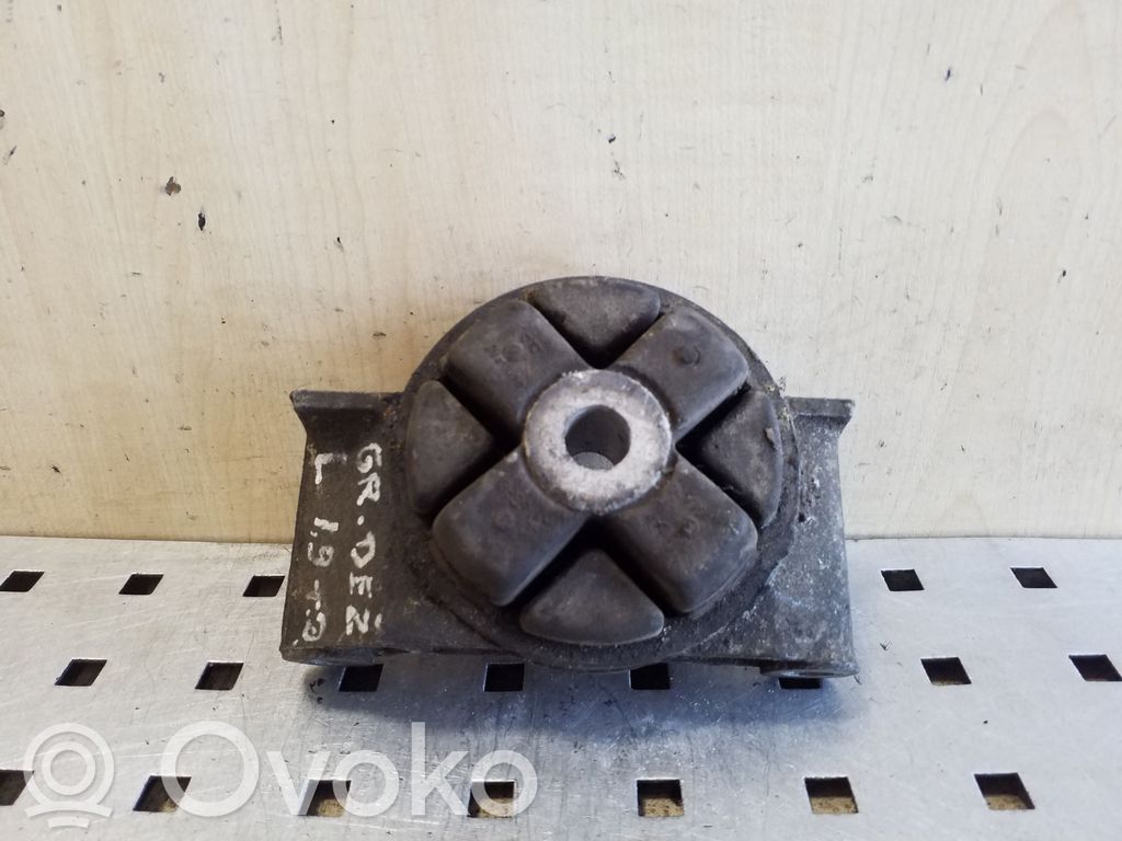 Audi 80 90 S2 B4 Gearbox mount 