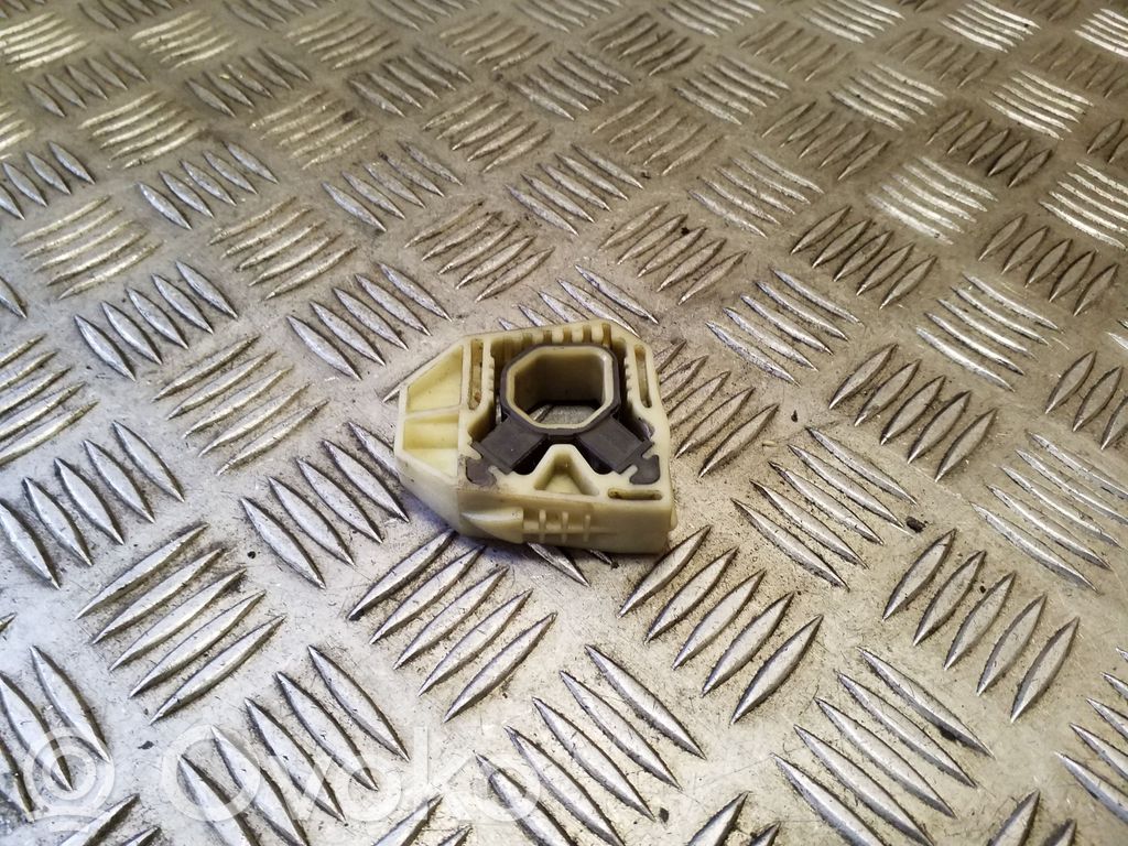 Fixation de radiateur   1Z0121367B,1K0121367G