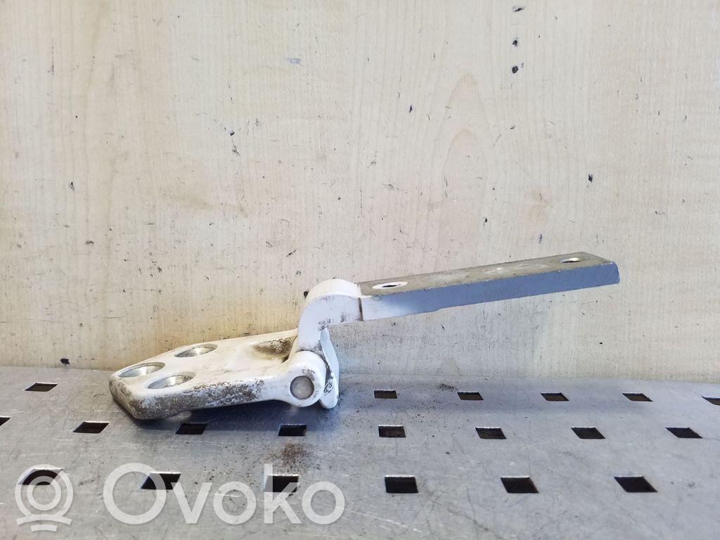 Loading door lower hinge   2K0827152C