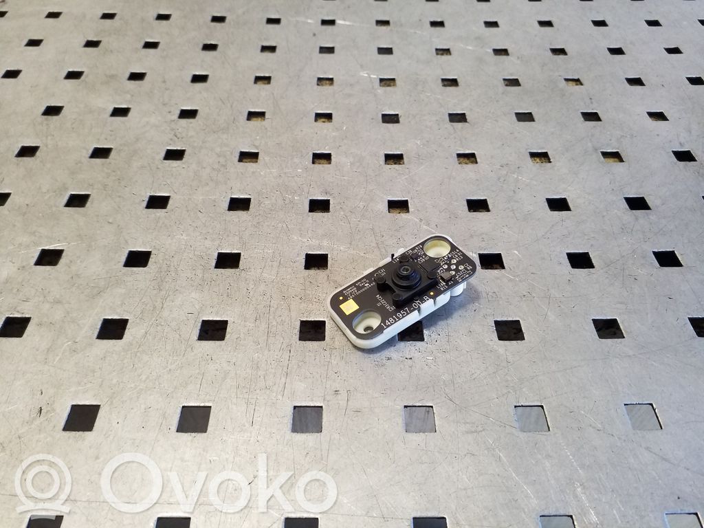 Tesla Model 3 Windshield/windscreen camera 