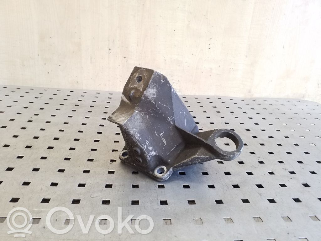 Audi A6 S6 C4 4A Gearbox mounting bracket 