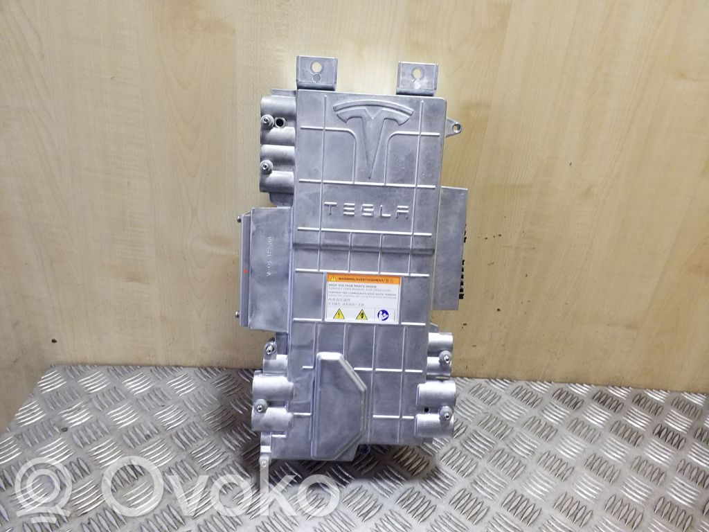 Tesla Model S Voltage converter inverter 