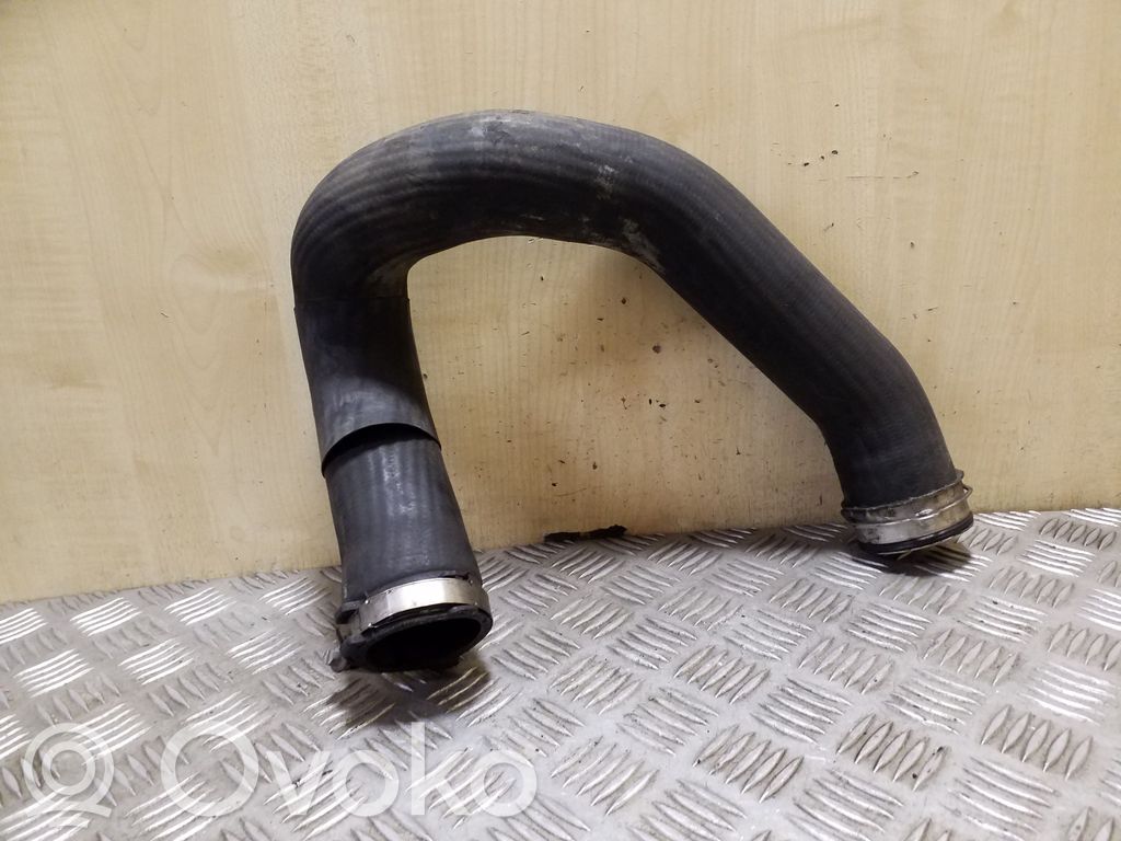 Välijäähdyttimen letku   4B0145737