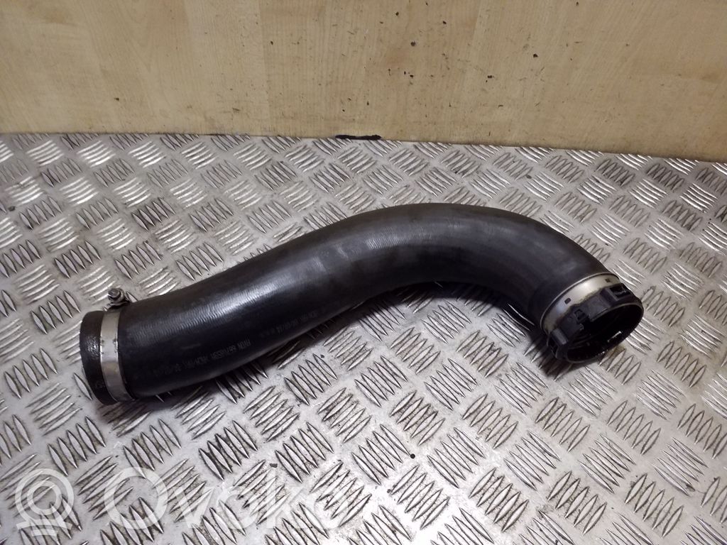 Nissan NV400 Intercooler hose/pipe 