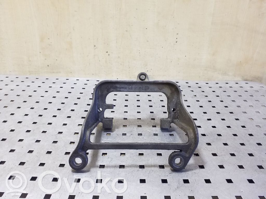 Nissan NV400 Gearbox mounting bracket 