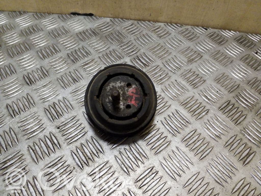BMW 5 E39 Engine mount bracket 
