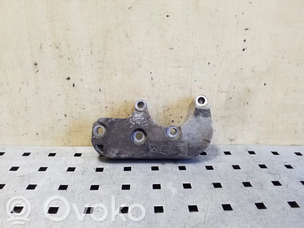 BMW X1 E84 Power steering pump mounting bracket 
