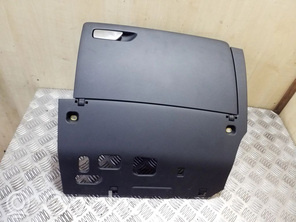 Audi A3 S3 8V Juego guantera 