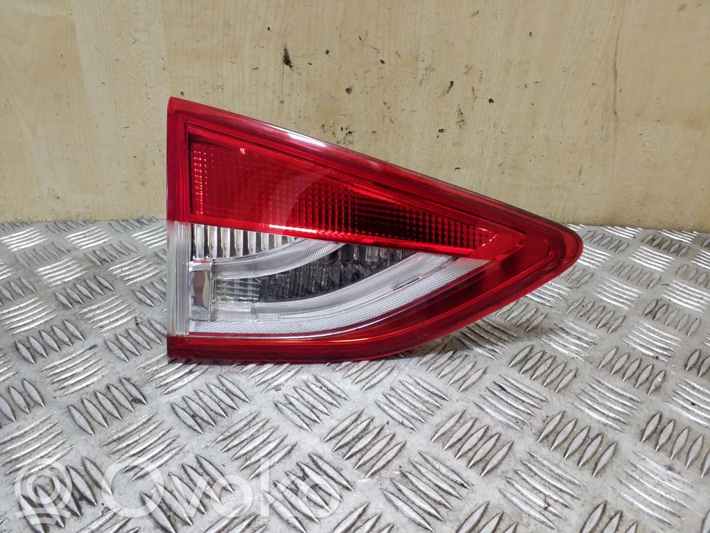 Ford Kuga II Lampy tylnej klapy bagażnika 