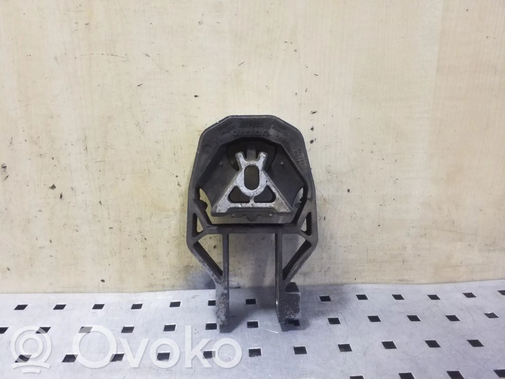 Volvo V40 Engine mount bracket 