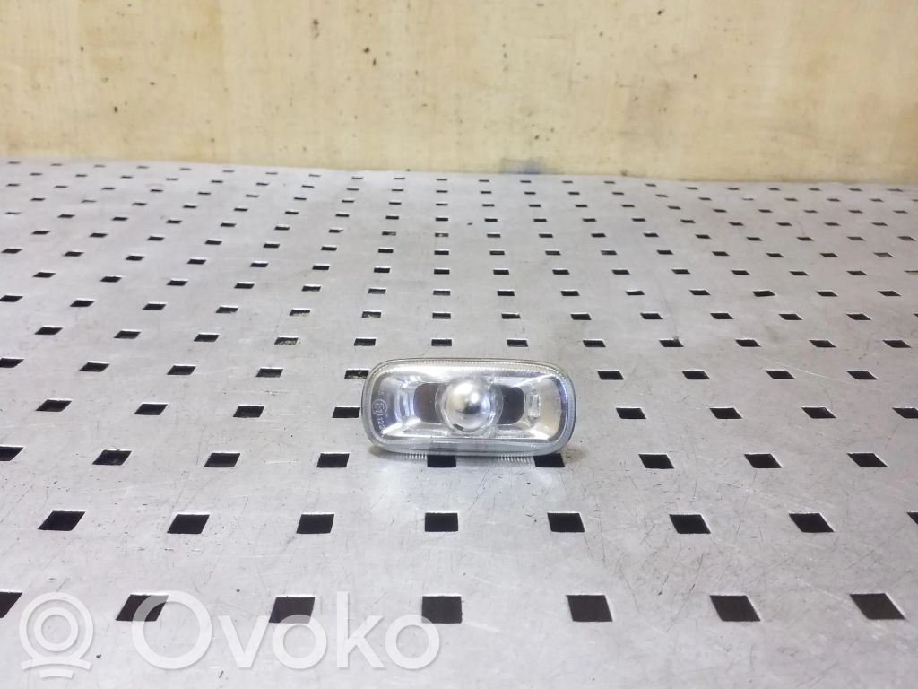 Audi A6 S6 C5 4B Indicatore di direzione del parafango anteriore