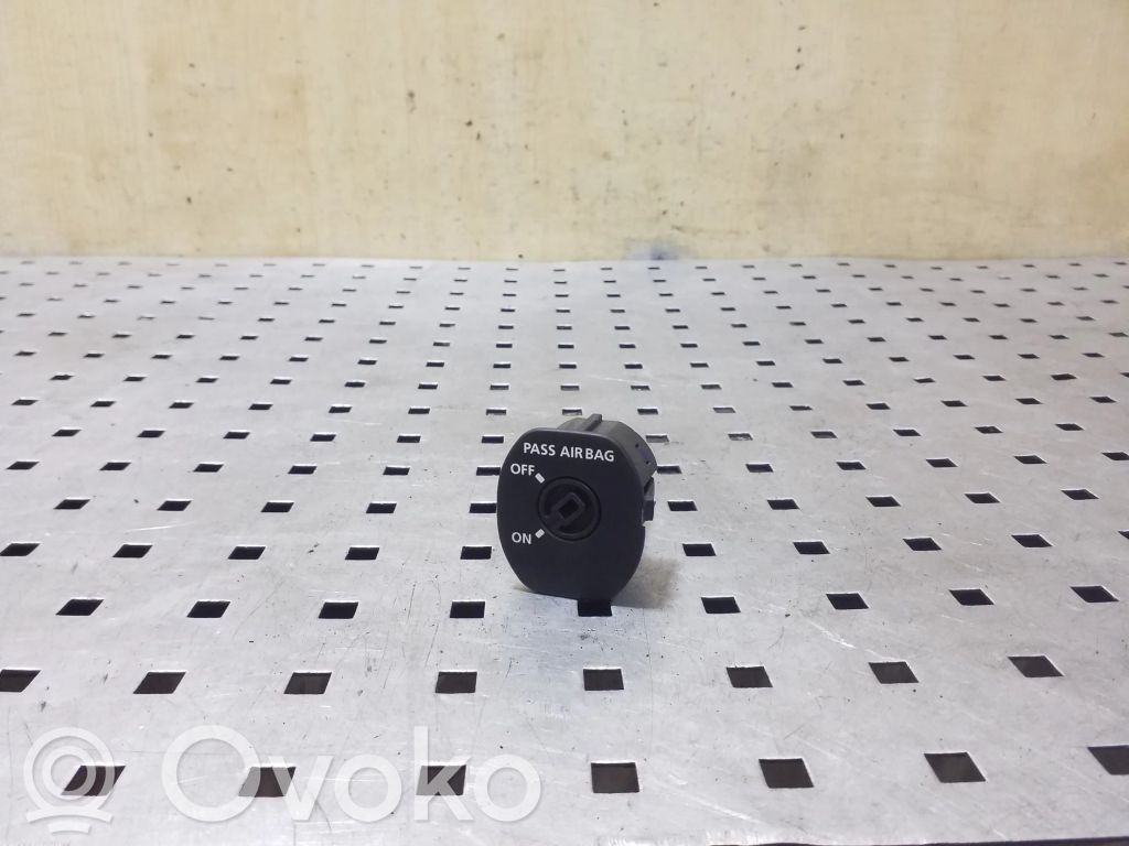 Land Rover Freelander 2 - LR2 Comutator pornit/oprit airbag pasager 