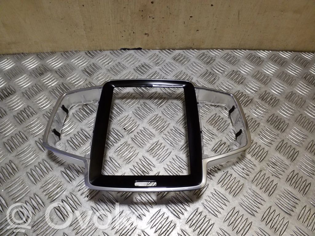 Volvo XC90 Radio/GPS head unit trim 