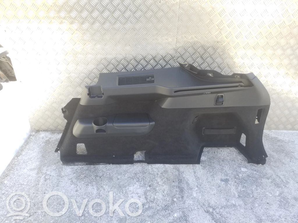 Volvo XC90 Boczek / Tapicerka / bagażnika 