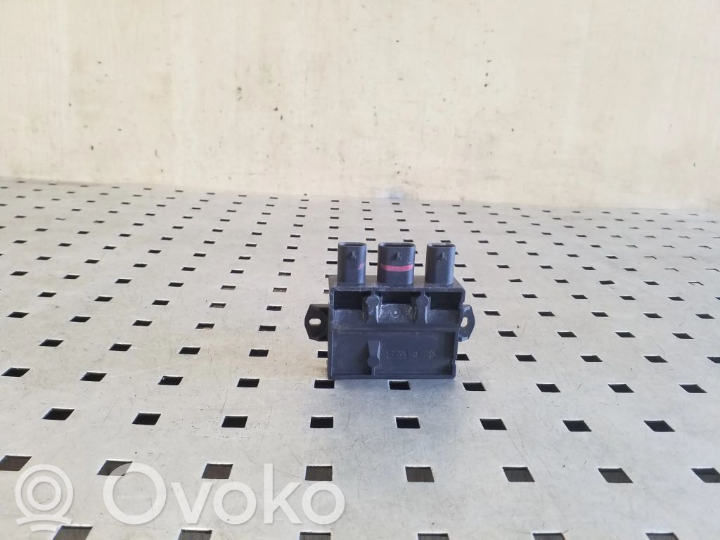 Tailgate/trunk control unit/module   31652261,E01543102