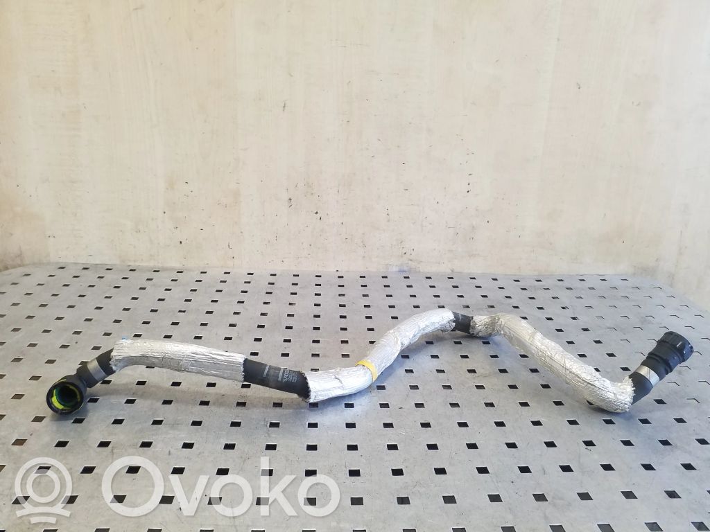 Volvo XC90 Engine coolant pipe/hose 