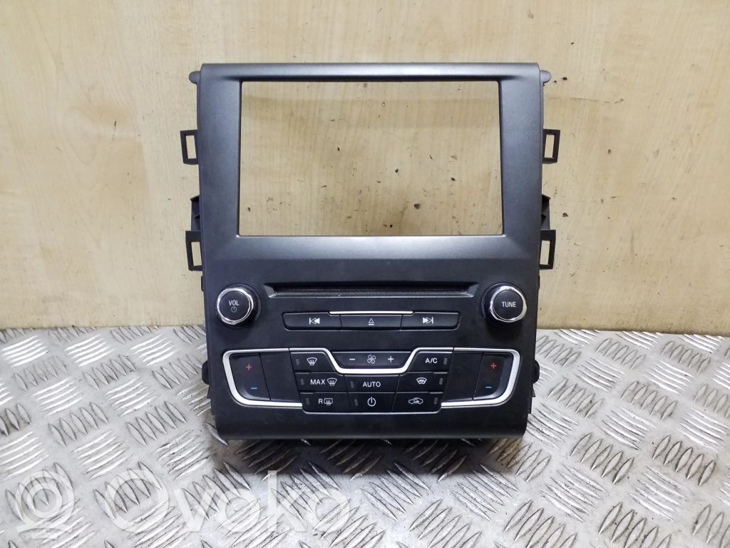 Ford Mondeo MK V Panel klimatyzacji 