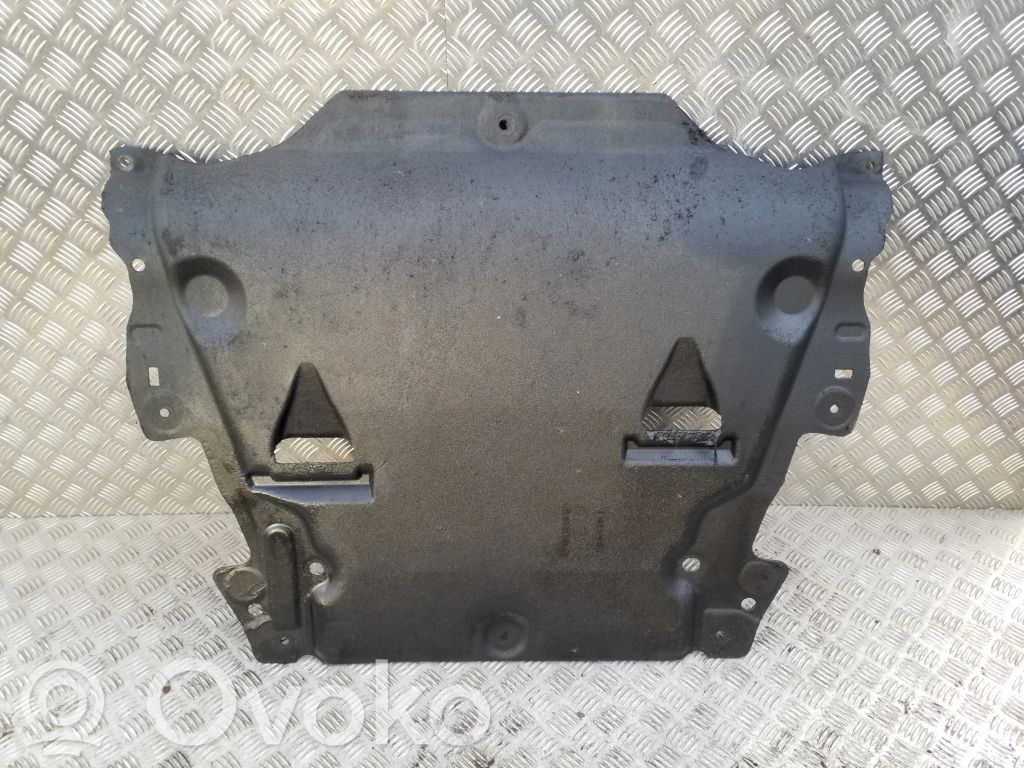 Volvo XC70 Engine splash shield/under tray 