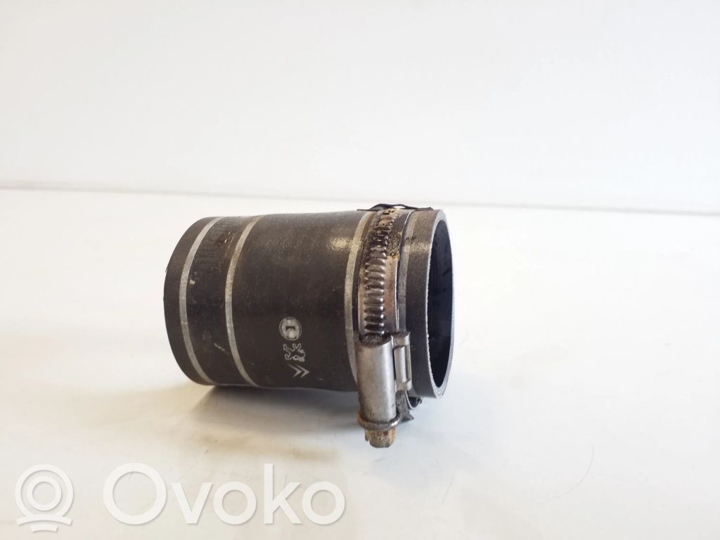 Opel Vivaro Interkūlera šļūtene (-es) / caurule (-es) 