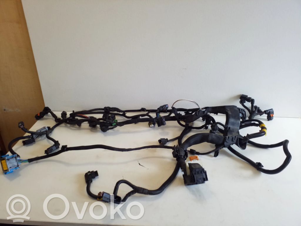 Opel Vivaro Проводка двигателя 