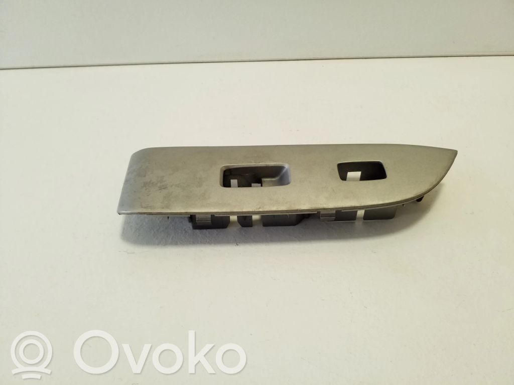 Lexus RX 330 - 350 - 400H Front door window switch trim 