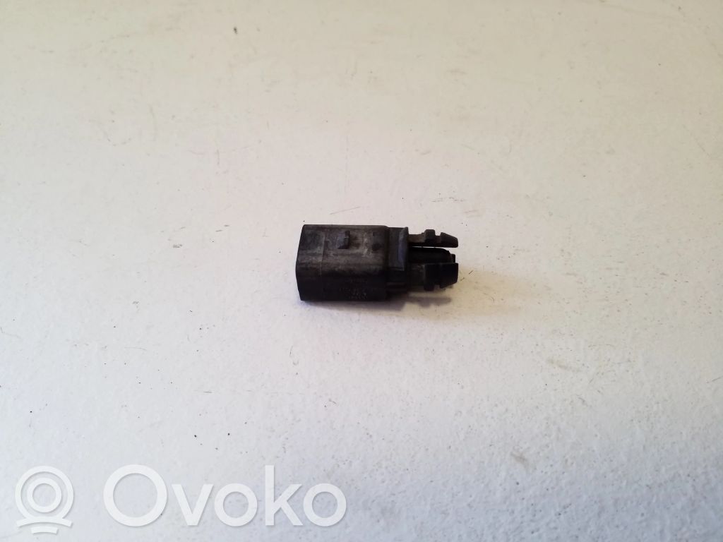 Sensor de temperatura interna/externa   8Z0820535