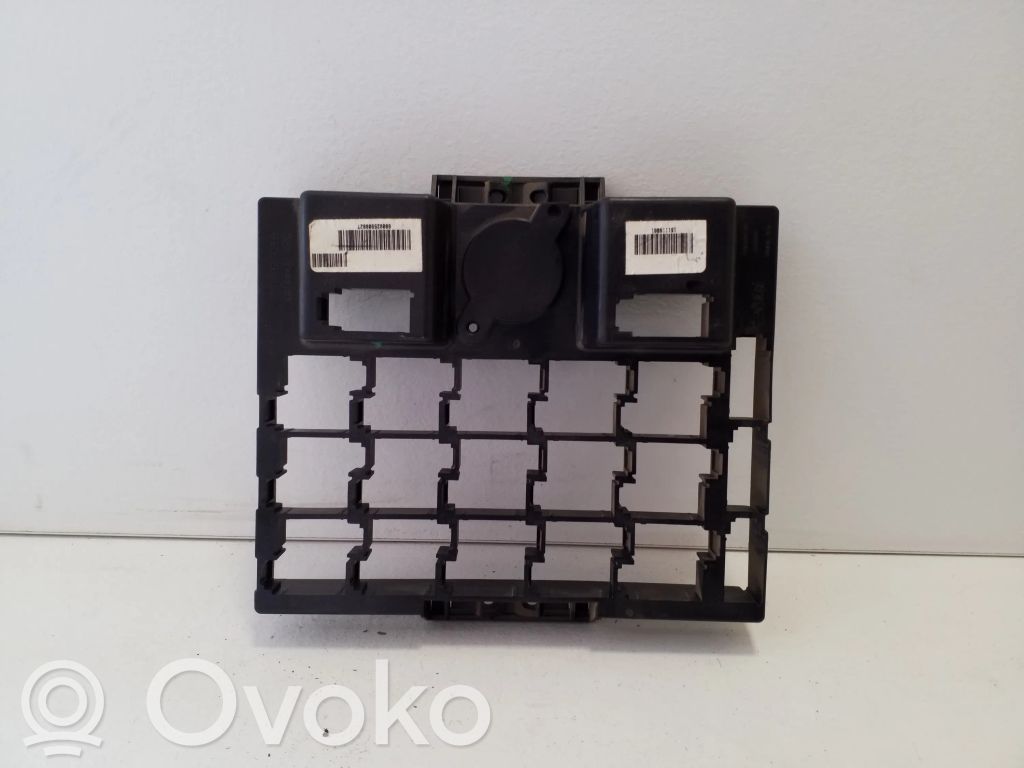 Inne części wnętrza samochodu   2H0937503B