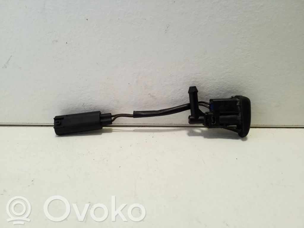 BMW X3 E83 Buse de lave-glace 