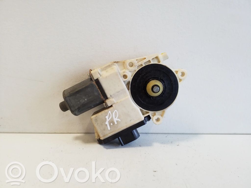 BMW X3 E83 Silnik regulatora szyby drzwi przednich 