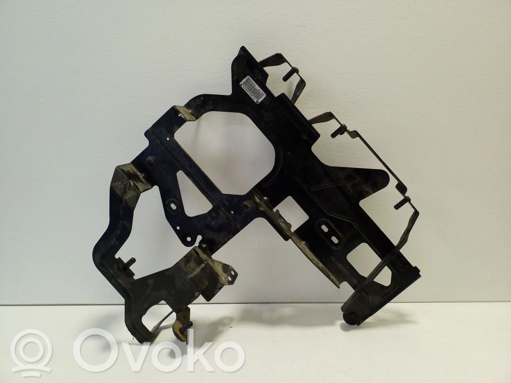 Muu moottoritilan osa   5QE820905C