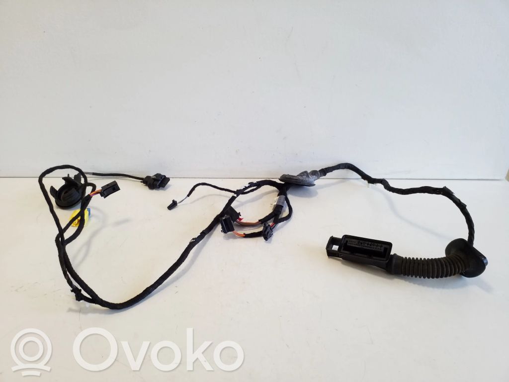 Etuoven johtosarja   8T8971030