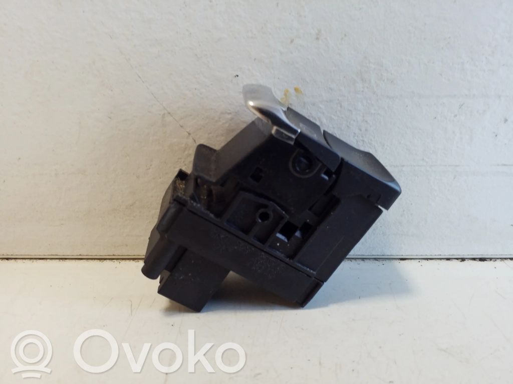 Interrupteur, commande de frein de stationnement   8K1927225E