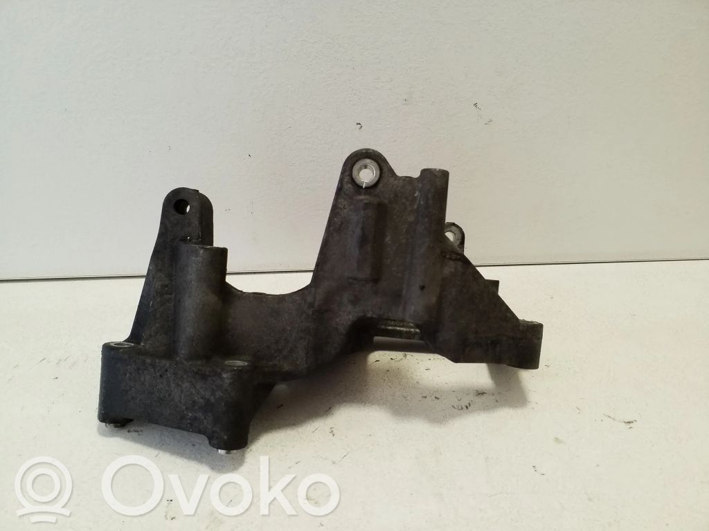 Mitsubishi Outlander Soporte de la bomba de dirección hidráulica 