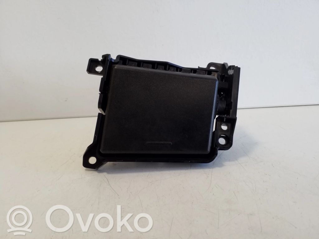 Lexus CT 200H 12 V Socket (front) 