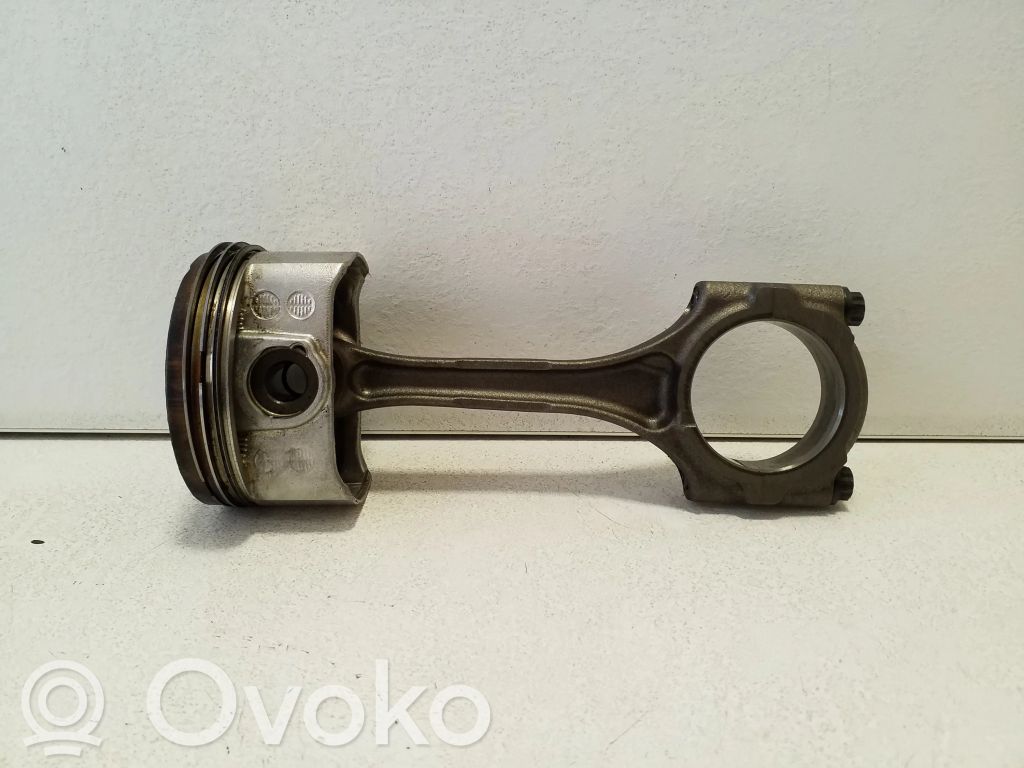 Lexus CT 200H Piston avec bielle 
